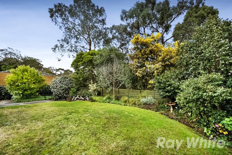 Photo - 9 Greenways Road, Glen Waverley VIC 3150 - Image 10