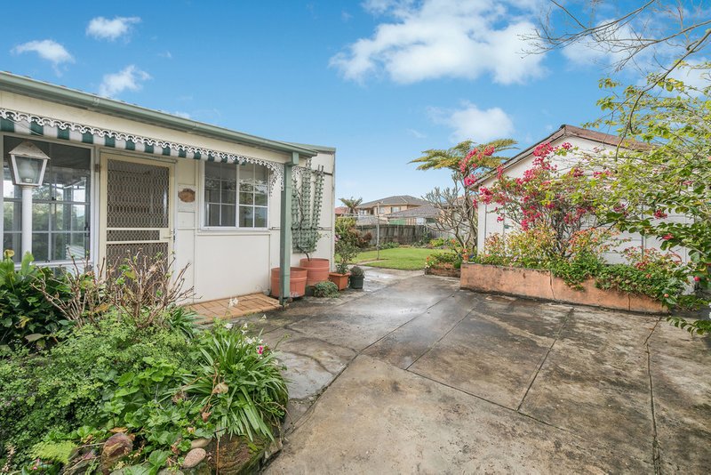 Photo - 9 Greenwood Avenue, Narraweena NSW 2099 - Image 5