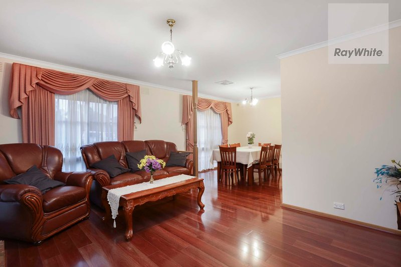 Photo - 9 Gretna Close, Westmeadows VIC 3049 - Image 4