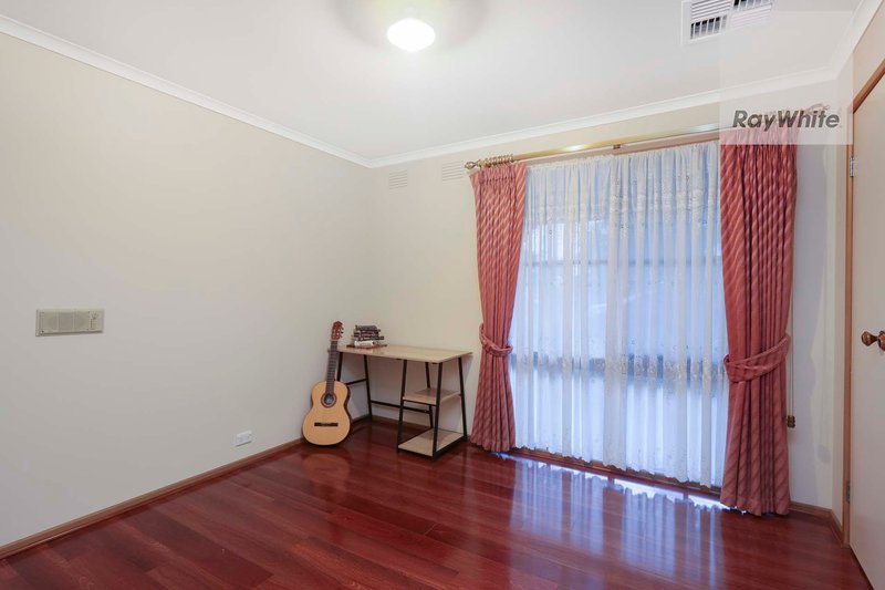 Photo - 9 Gretna Close, Westmeadows VIC 3049 - Image 13