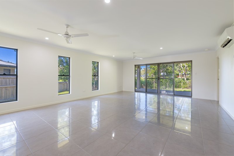 Photo - 9 Grevillea Place, Cannonvale QLD 4802 - Image 2