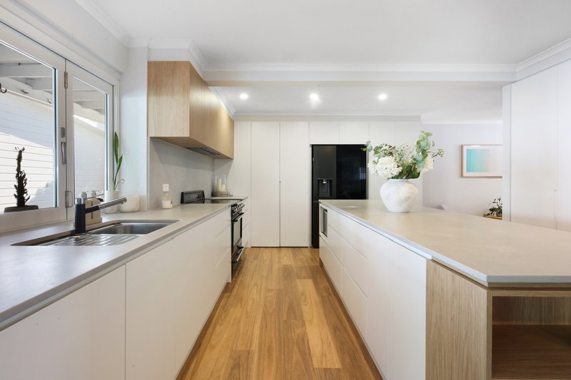 Photo - 9 Grevillia Avenue, Southport QLD 4215 - Image 6