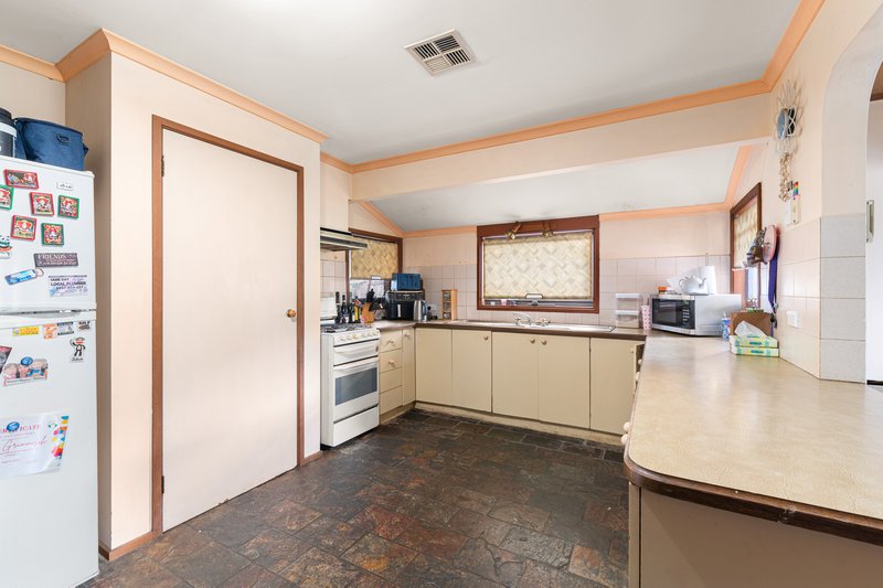 Photo - 9 Grimwade Court, Epping VIC 3076 - Image 3