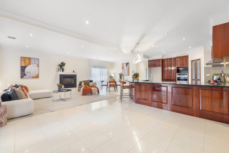 Photo - 9 Grosvenor Road, Rowville VIC 3178 - Image 5