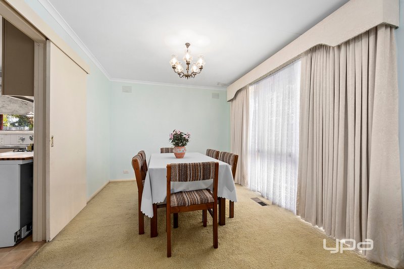 Photo - 9 Hadley Close, Kealba VIC 3021 - Image 3