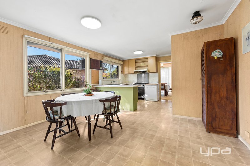 Photo - 9 Hadley Close, Kealba VIC 3021 - Image 6