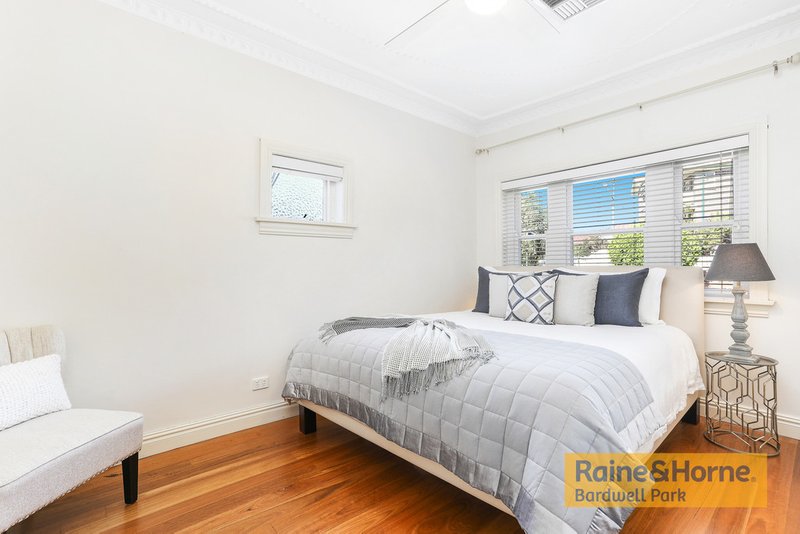 Photo - 9 Hamel Crescent, Earlwood NSW 2206 - Image 4