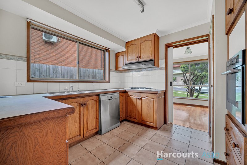 Photo - 9 Hanna Drive, Endeavour Hills VIC 3802 - Image 3