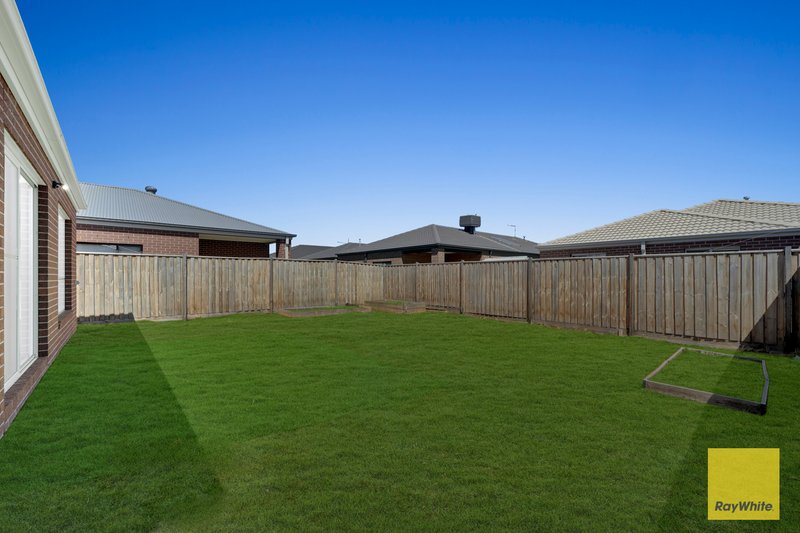 Photo - 9 Harding Road, Thornhill Park VIC 3335 - Image 16