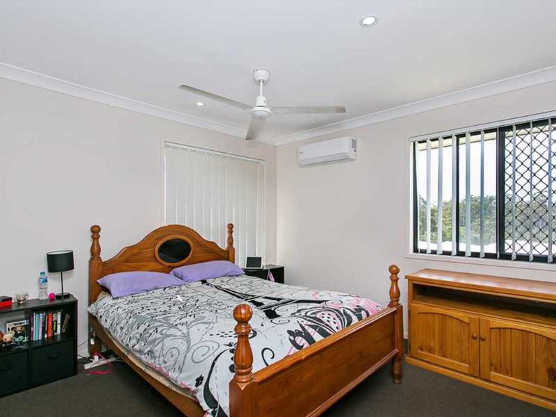 Photo - 9 Harriet Lane, Oxenford QLD 4210 - Image 7