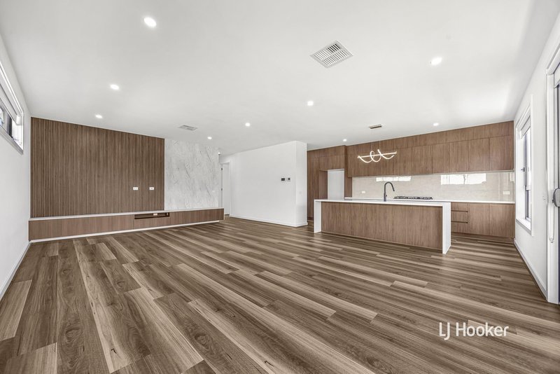 Photo - 9 Hattonwall Road, Deanside VIC 3336 - Image 7