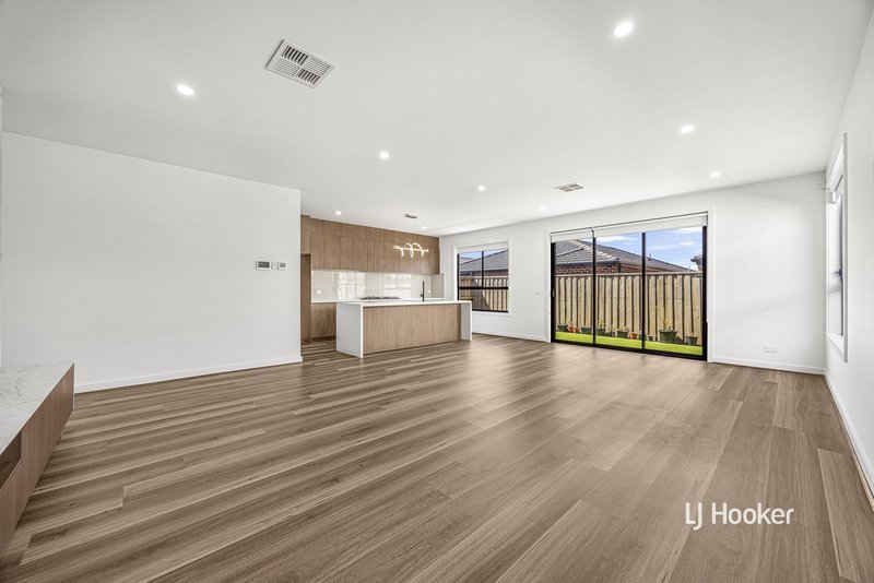 Photo - 9 Hattonwall Road, Deanside VIC 3336 - Image 8