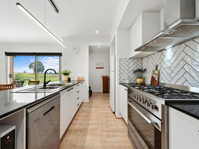 Photo - 9 Hawkins Crescent, Lindenow South VIC 3875 - Image 7