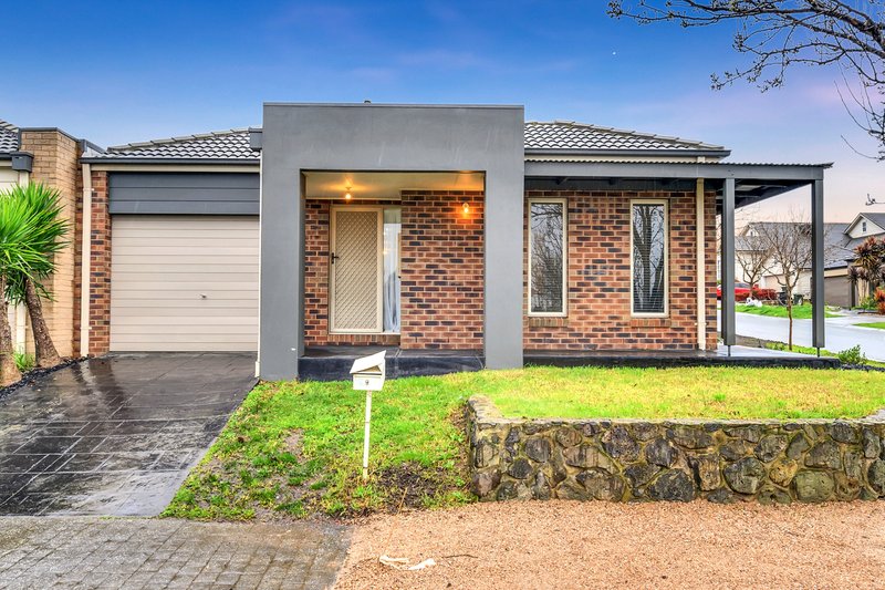 9 Heathcliffe Lane, Craigieburn VIC 3064