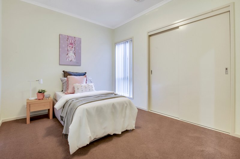 Photo - 9 Heathcliffe Lane, Craigieburn VIC 3064 - Image 11