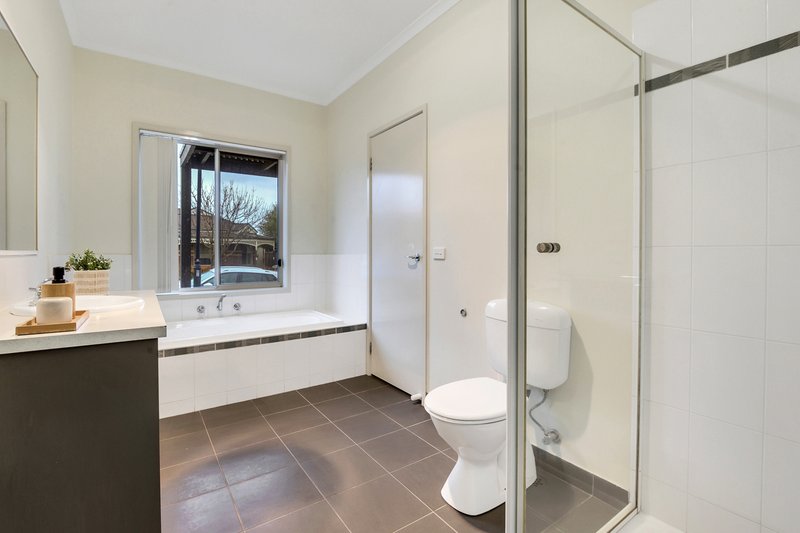 Photo - 9 Heathcliffe Lane, Craigieburn VIC 3064 - Image 12