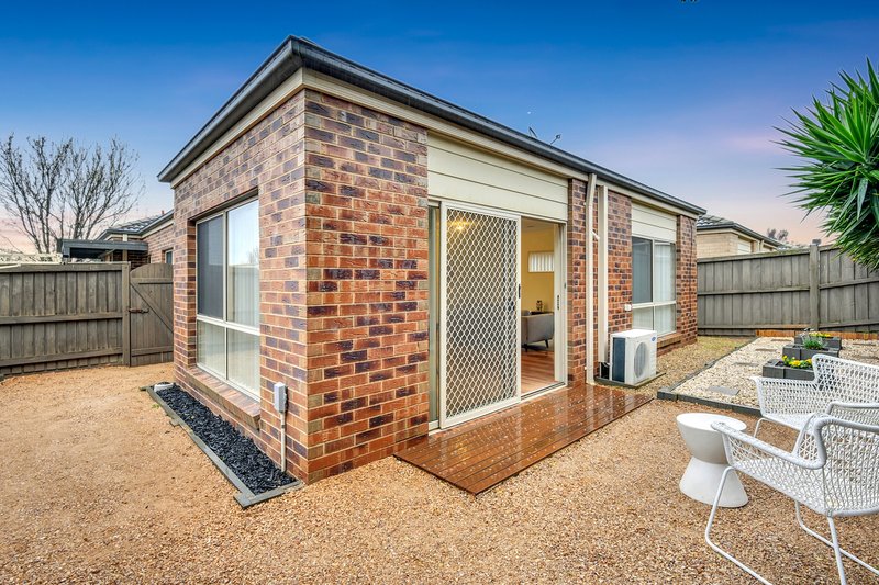 Photo - 9 Heathcliffe Lane, Craigieburn VIC 3064 - Image 13