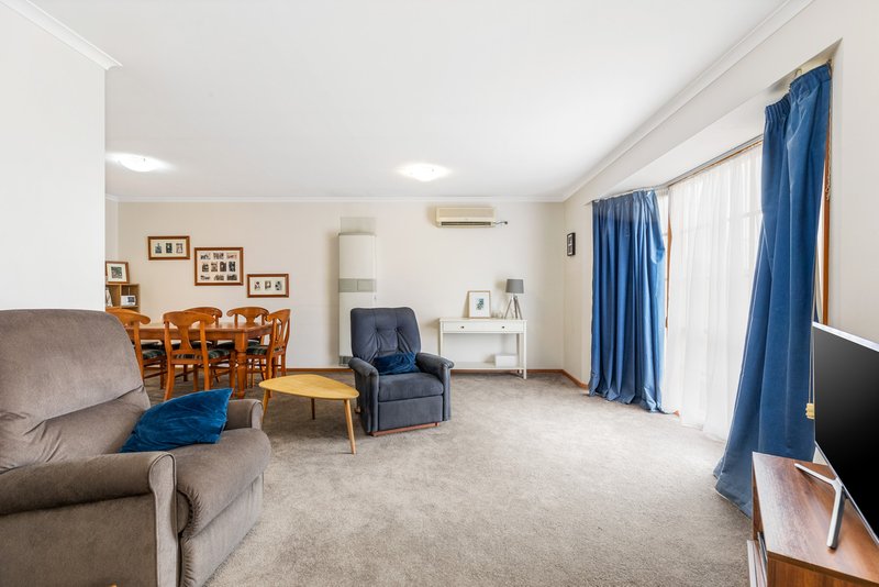 Photo - 9 Heather Court, Hoppers Crossing VIC 3029 - Image 4