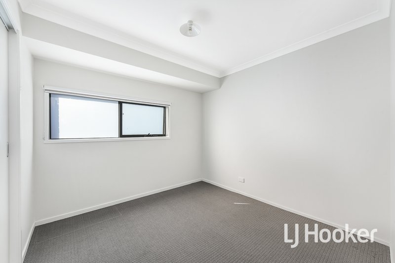 Photo - 9 Heathland Circuit, Cranbourne East VIC 3977 - Image 12