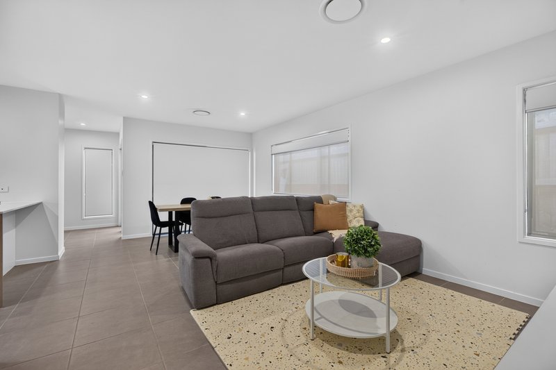 Photo - 9 Hedge Street, Oran Park NSW 2570 - Image 9