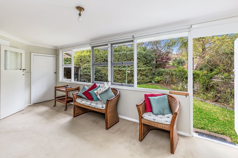 Photo - 9 Heights Crescent, Middle Cove NSW 2068 - Image 10