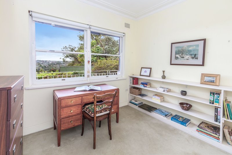 Photo - 9 Heights Crescent, Middle Cove NSW 2068 - Image 11