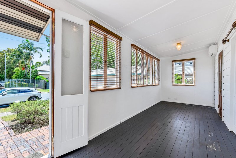 Photo - 9 Henchman Street, Nundah QLD 4012 - Image 4