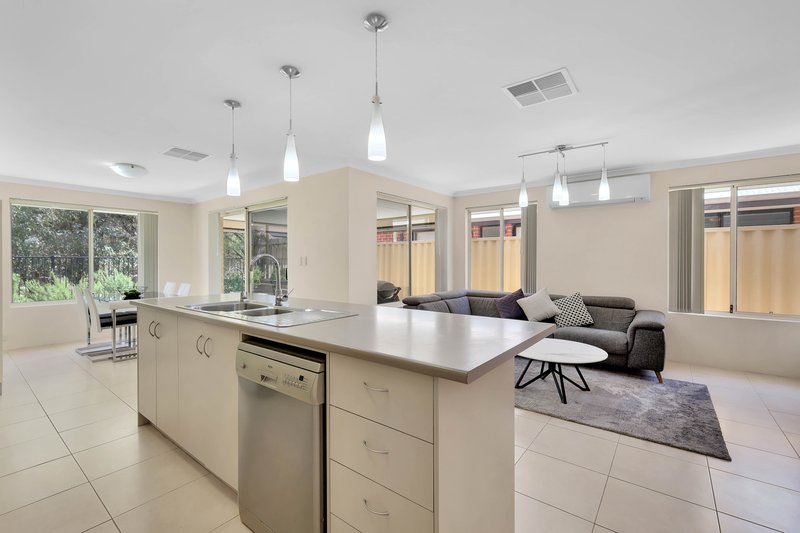 Photo - 9 Heronwood Glade, Harrisdale WA 6112 - Image 4