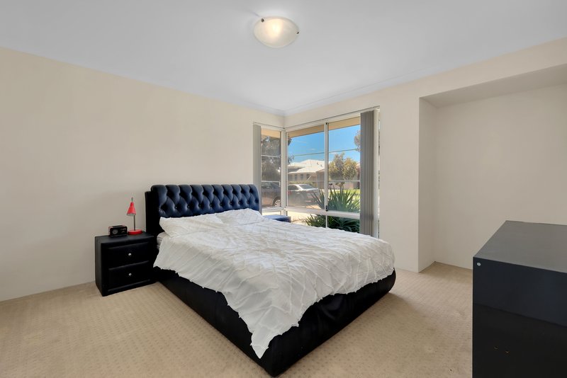 Photo - 9 Heronwood Glade, Harrisdale WA 6112 - Image 16