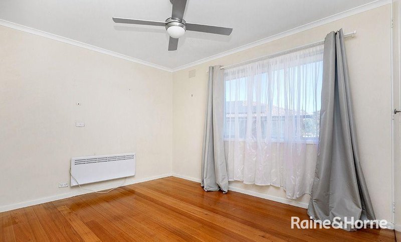 Photo - 9 Hesse Court, Westmeadows VIC 3049 - Image 5