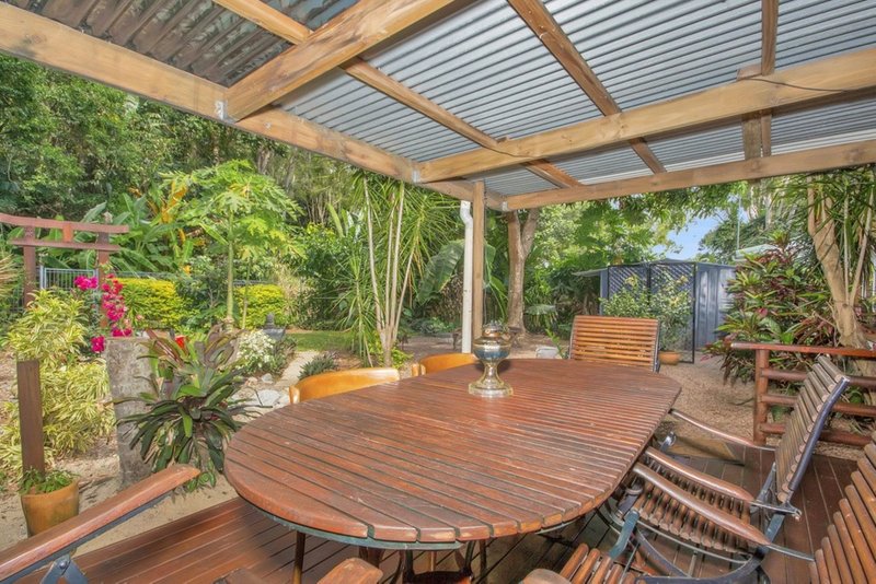Photo - 9 Hickory Street, Holloways Beach QLD 4878 - Image 1