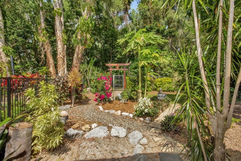 Photo - 9 Hickory Street, Holloways Beach QLD 4878 - Image 2