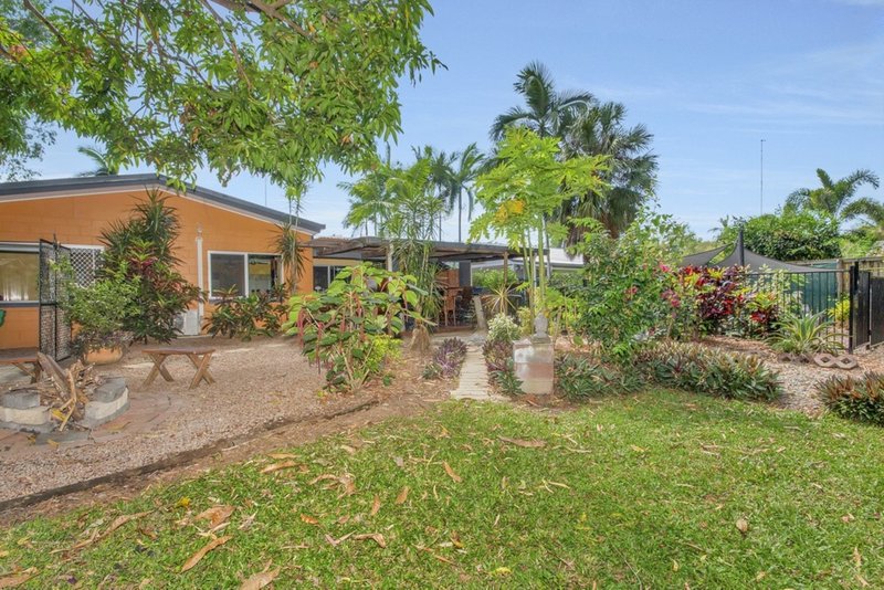 Photo - 9 Hickory Street, Holloways Beach QLD 4878 - Image 3