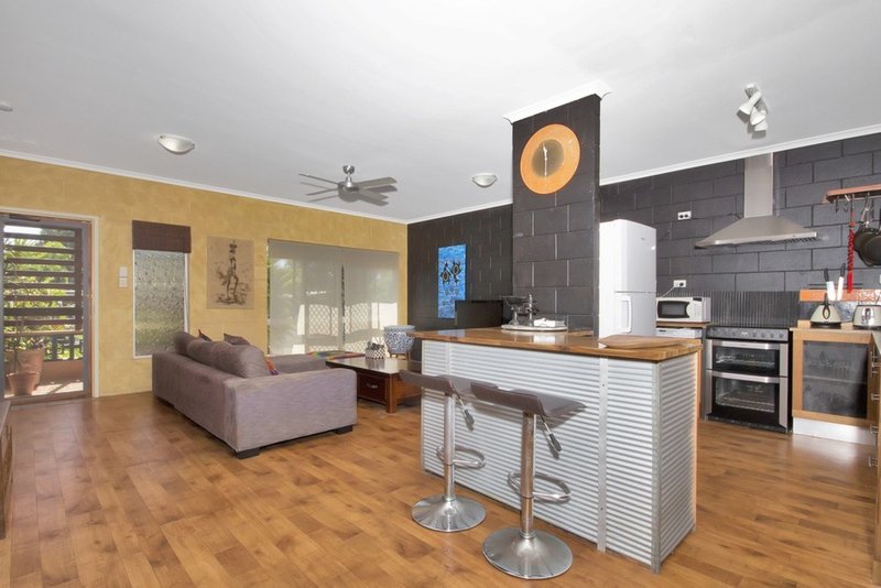 Photo - 9 Hickory Street, Holloways Beach QLD 4878 - Image 5