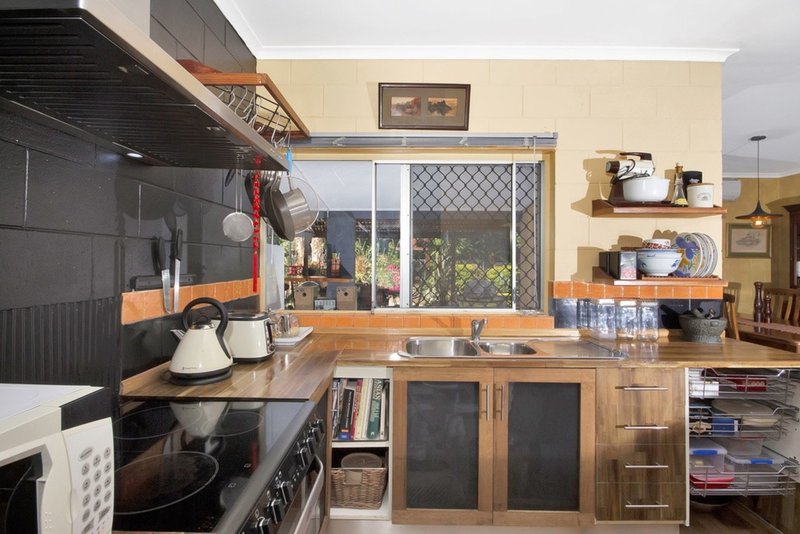 Photo - 9 Hickory Street, Holloways Beach QLD 4878 - Image 7