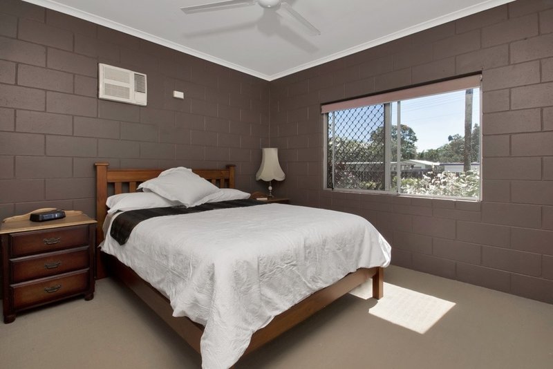 Photo - 9 Hickory Street, Holloways Beach QLD 4878 - Image 8