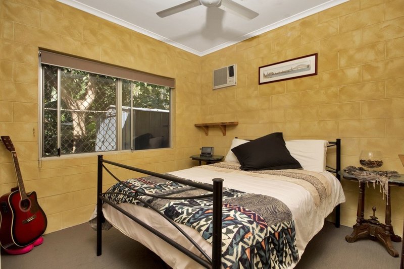 Photo - 9 Hickory Street, Holloways Beach QLD 4878 - Image 9