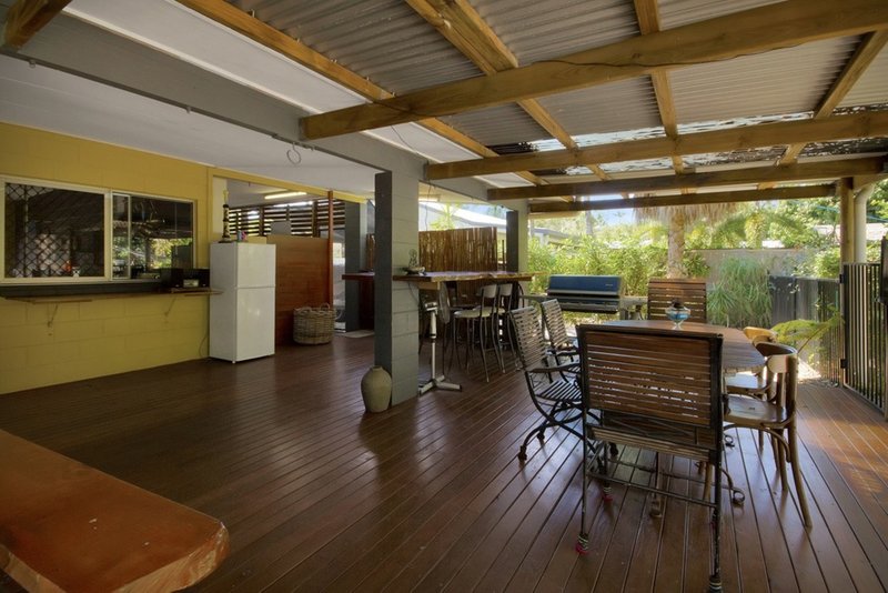 Photo - 9 Hickory Street, Holloways Beach QLD 4878 - Image 11