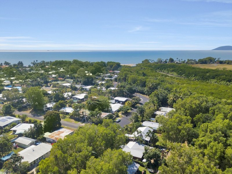 Photo - 9 Hickory Street, Holloways Beach QLD 4878 - Image 15