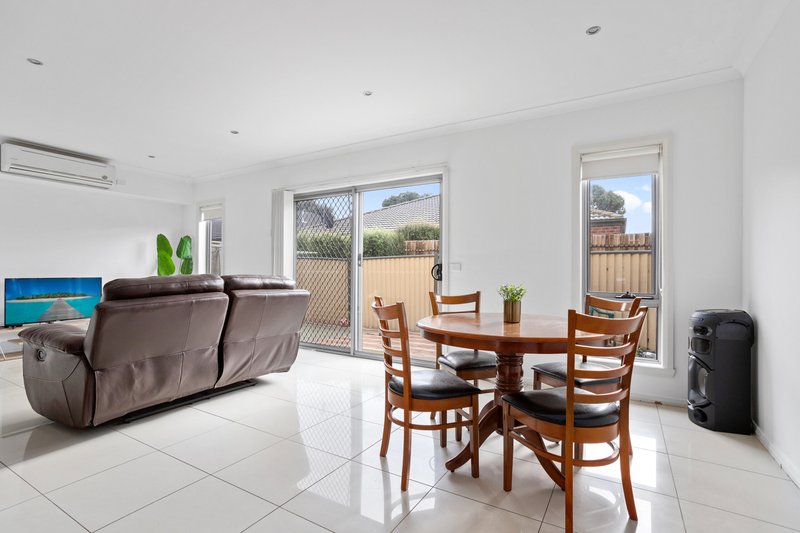 Photo - 9 Highgate Hill, Epping VIC 3076 - Image 4