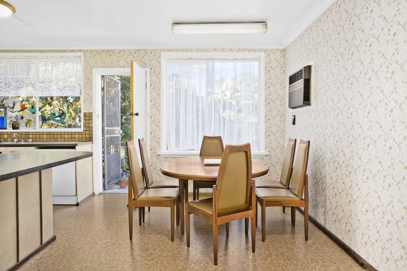 Photo - 9 Highland Crescent, Earlwood NSW 2206 - Image 5