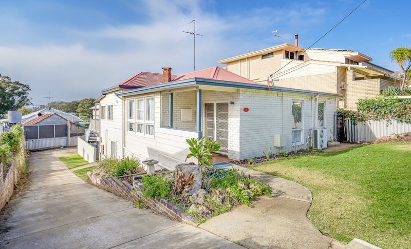 Photo - 9 Hill Street, Halls Head WA 6210 - Image 4