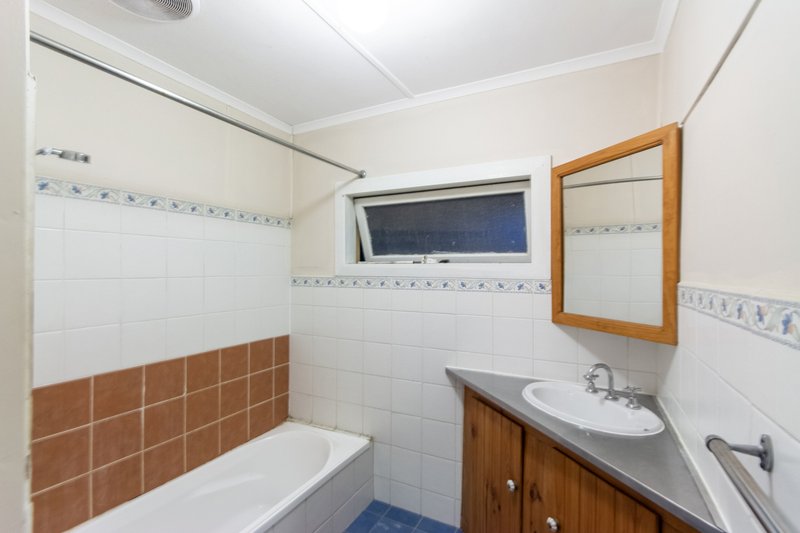 Photo - 9 Hillside Drive, Berkeley Vale NSW 2261 - Image 10