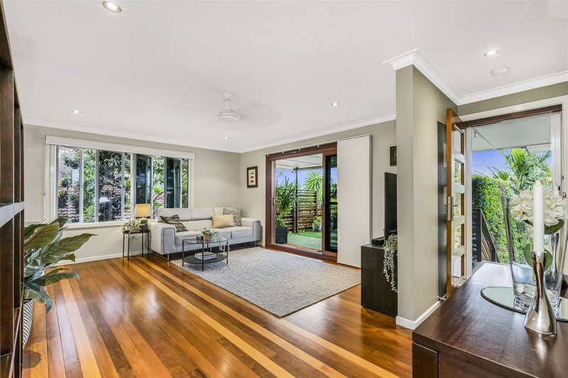 Photo - 9 Hilltop Avenue, Annerley QLD 4103 - Image 8