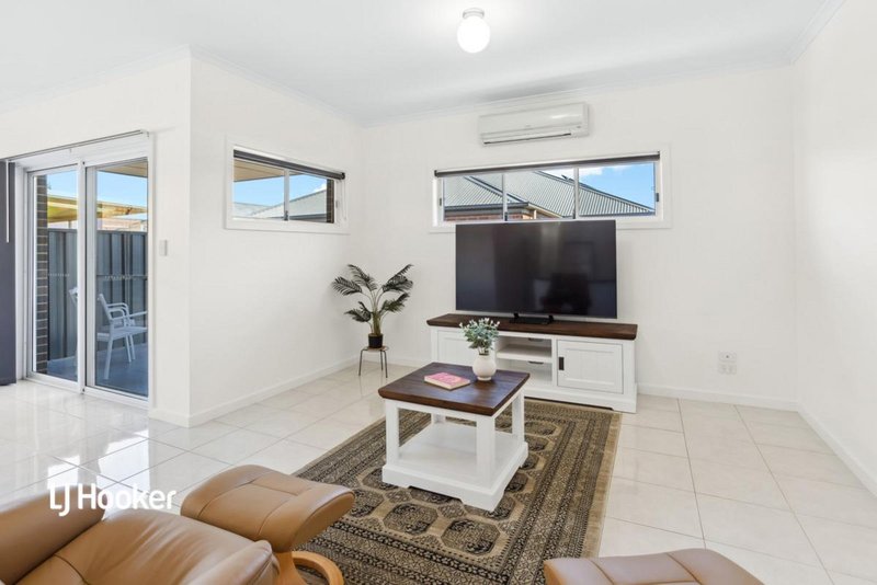 Photo - 9 Hinckley Street, Blakeview SA 5114 - Image 3