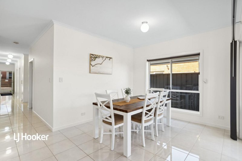 Photo - 9 Hinckley Street, Blakeview SA 5114 - Image 5