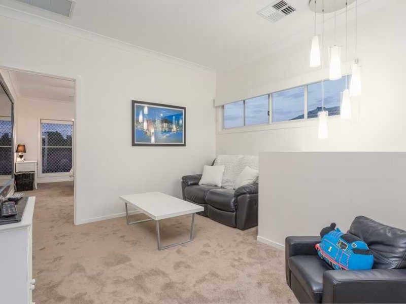 Photo - 9 Hinkler Street, Kedron QLD 4031 - Image 7