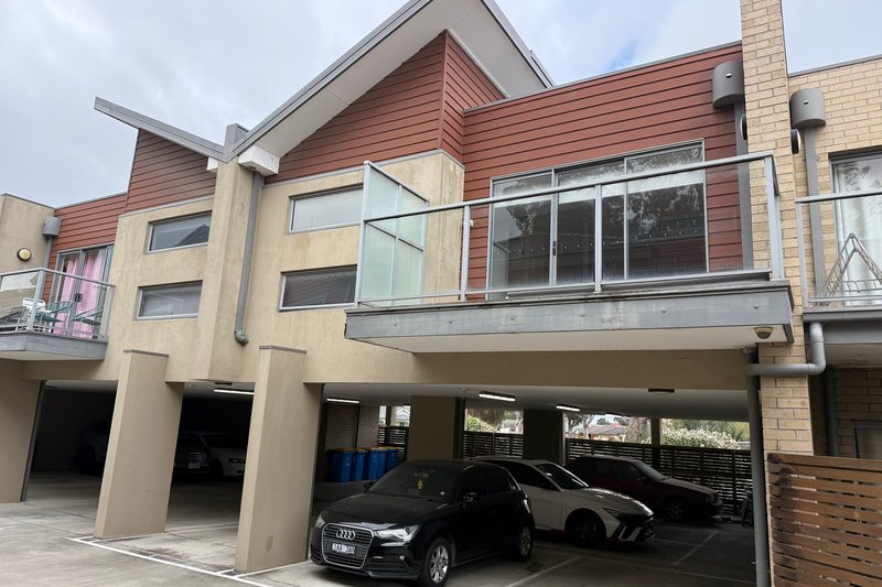 Photo - 9 Hinterland Close, Lynbrook VIC 3975 - Image 1