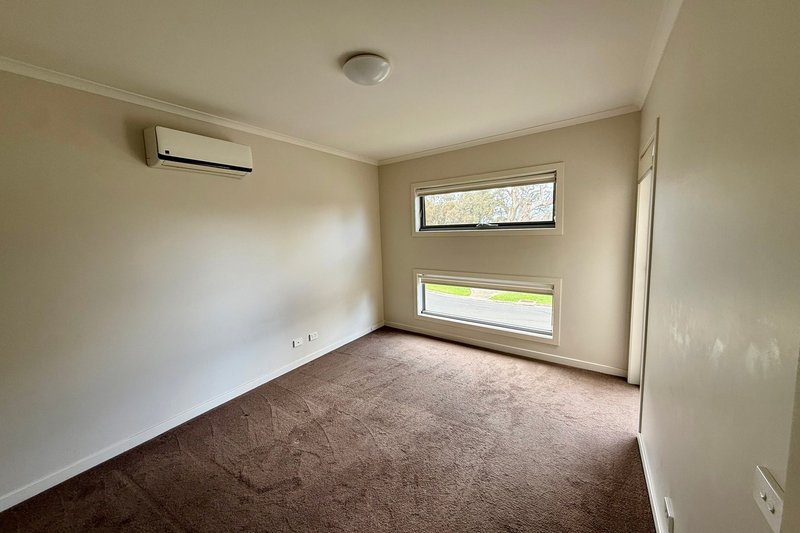 Photo - 9 Hinterland Close, Lynbrook VIC 3975 - Image 7