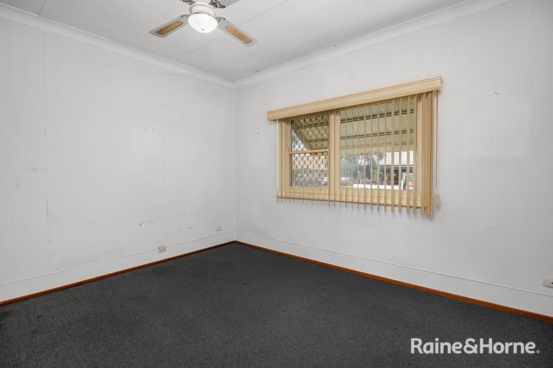 Photo - 9 Hitchcock Avenue, Belmont NSW 2280 - Image 4